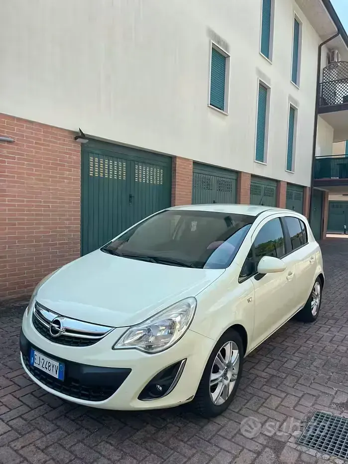 Usata Opel Corsa 86 CV (63 kW) 2012 Utilitaria