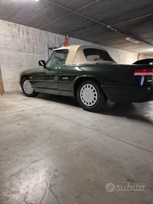 Usata Alfa Romeo Spider 106 CV (77 kW) 1992 Verde Cabrio