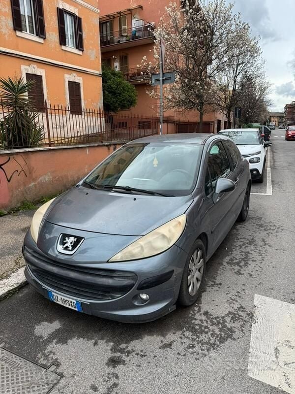 Usata Peugeot 207 88 CV (64 kW) 2010 Grigio Utilitaria