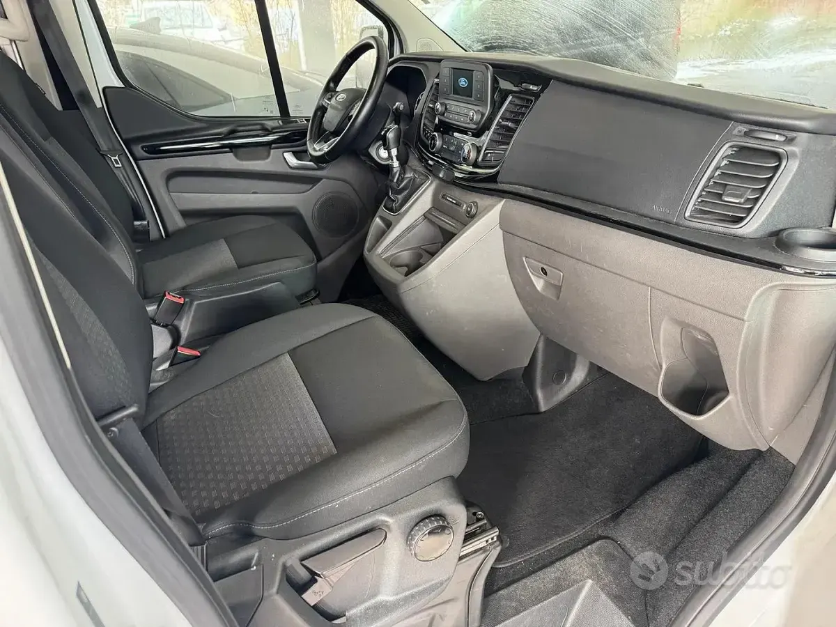 Usata Ford Tourneo Custom 131 CV (96 kW) 2020 Bianco Furgone