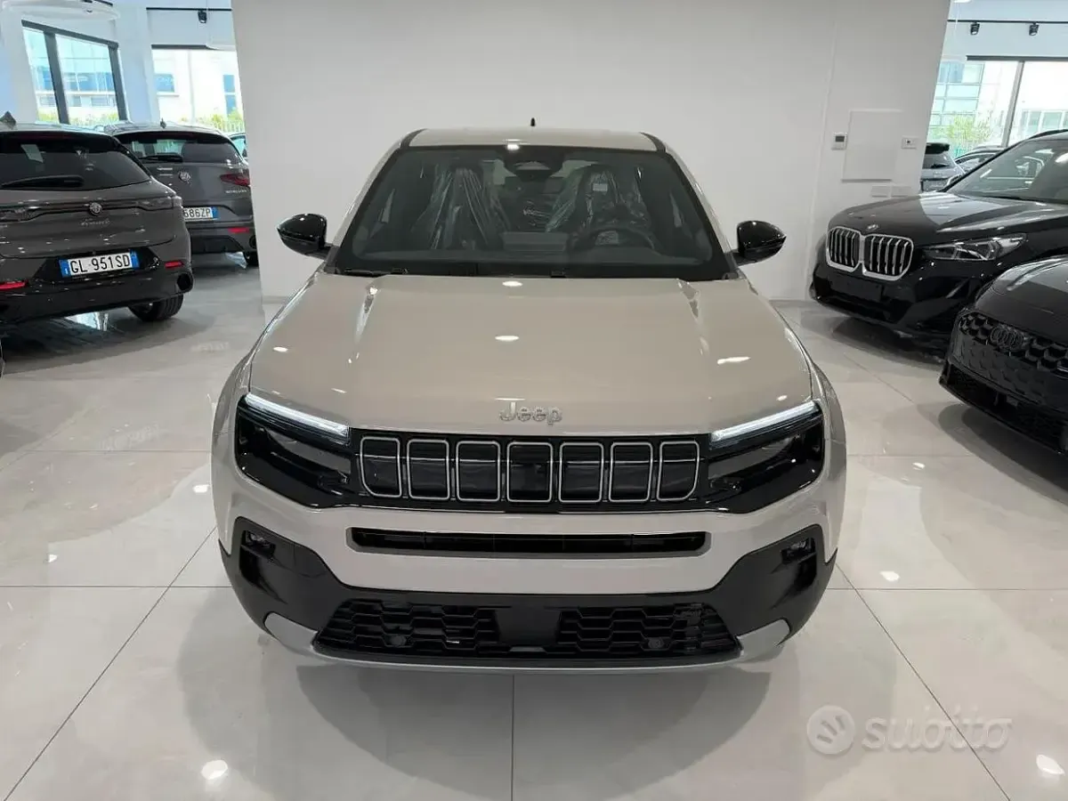Nuova Jeep Avenger Summit 101 CV (74 kW) 2026 Beige SUV