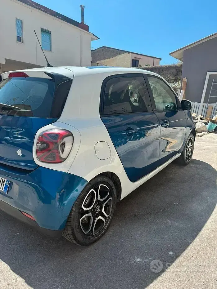 Usata Smart ForFour 71 CV (52 kW) 2017 Bianco Utilitaria