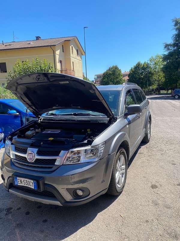 Grigio Usata 2012 Fiat Freemont SUV | 8900 € - Immagine 1/4