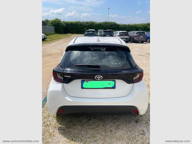 Usata Toyota Yaris Business Edition 72 CV (52 kW) 2022 Bianco Berlina