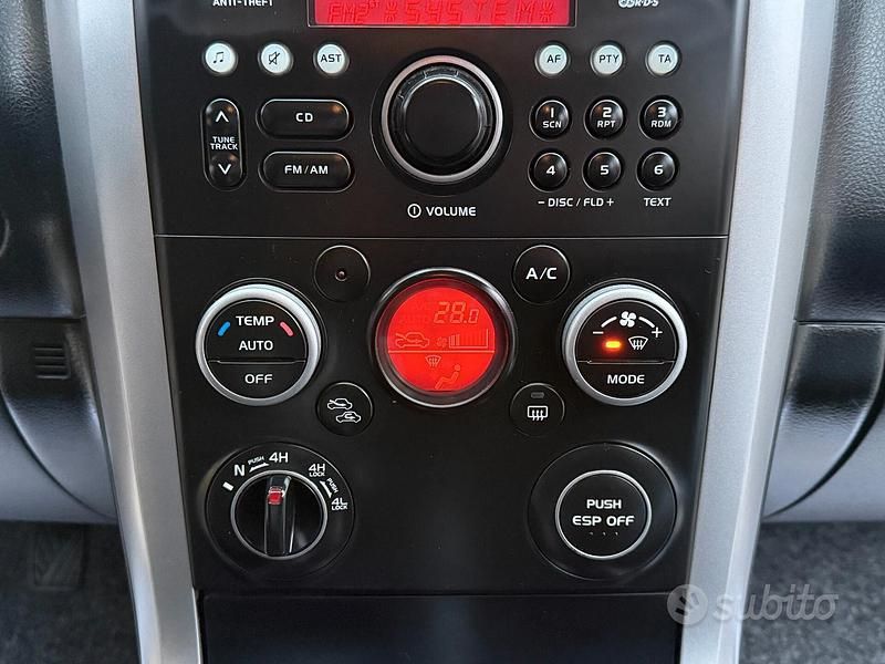 Usata Suzuki Grand Vitara 129 CV (94 kW) 2011 Grigio SUV