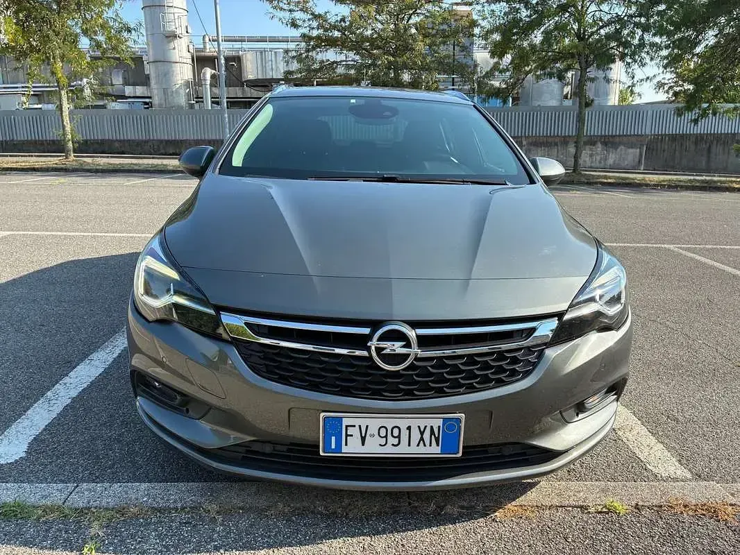 Usata Opel Astra Innovation 110 CV (80 kW) 2019 Grigio Station wagon