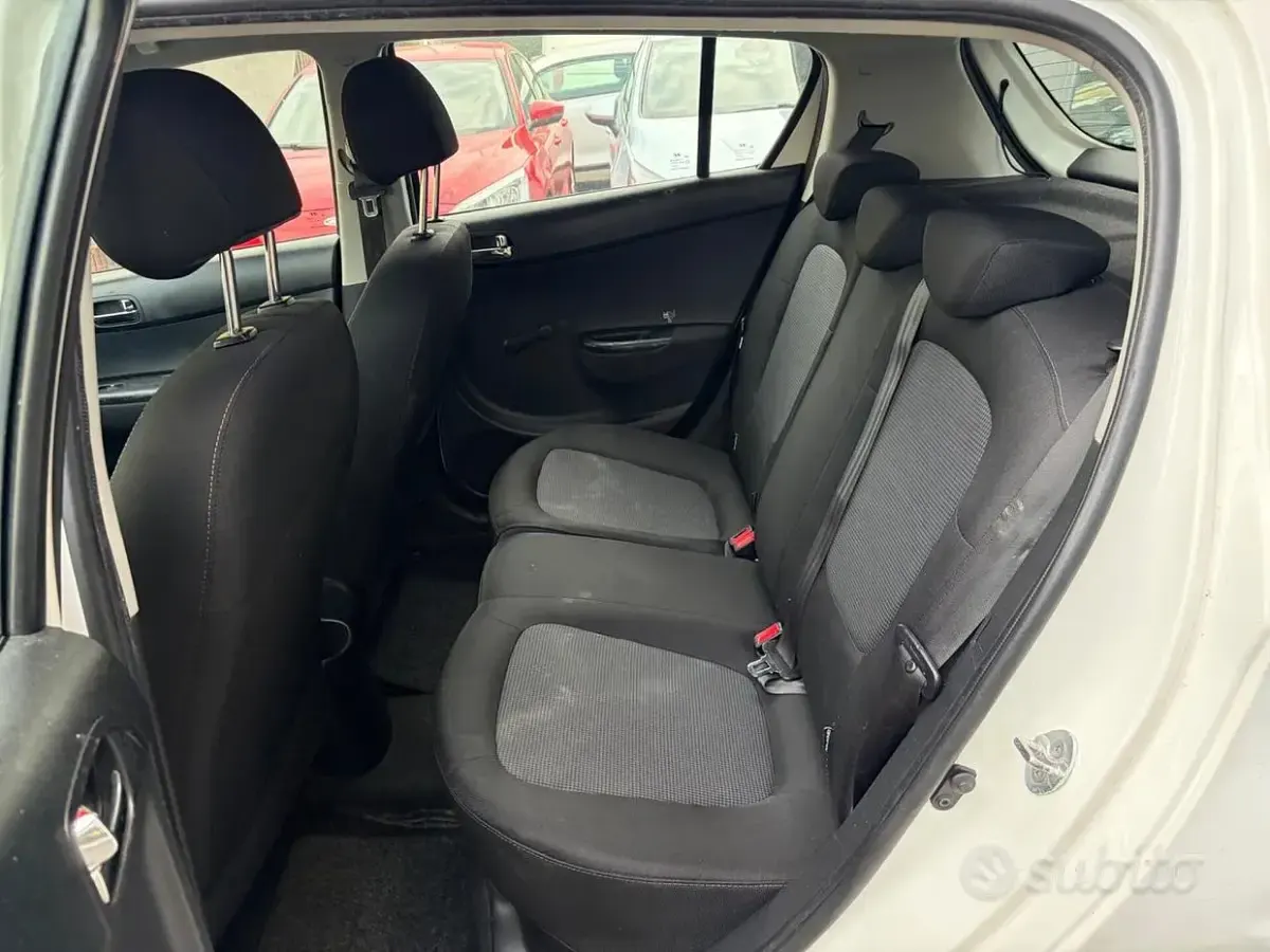 Usata Hyundai i20 Classic 86 CV (63 kW) 2012 Bianco Utilitaria