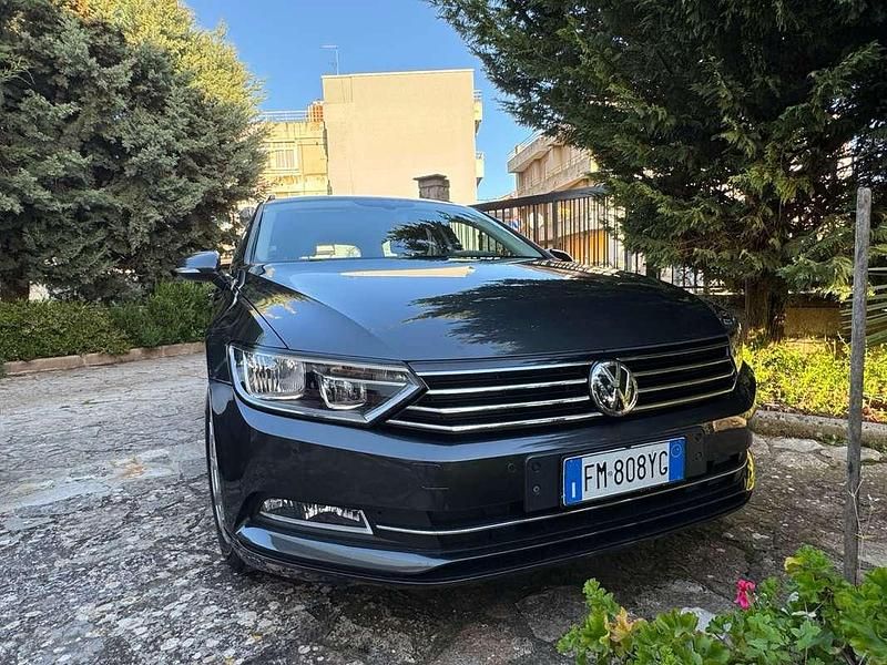 Usata VW Passat Business 120 CV (88 kW) 2017 Grigio Station wagon