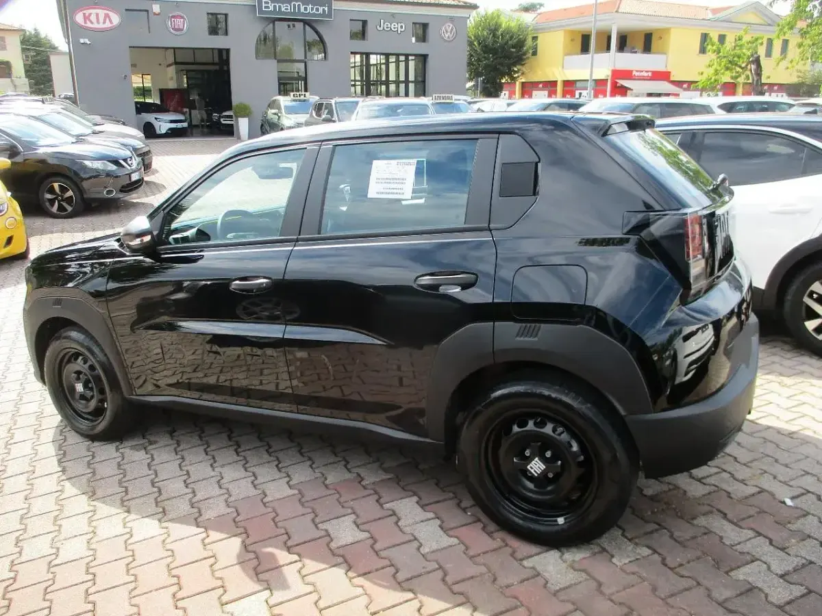 Nuova Fiat Grande Panda Pop 100 CV (73 kW) 2026 Viola Utilitaria
