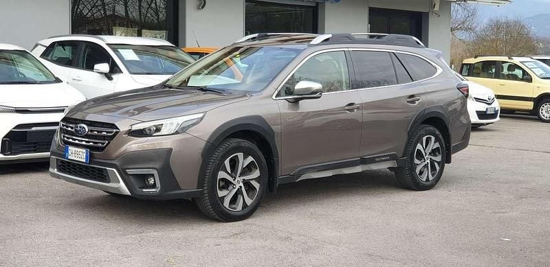 Usata Subaru Outback 169 CV (124 kW) 2022 Bronzo Station wagon