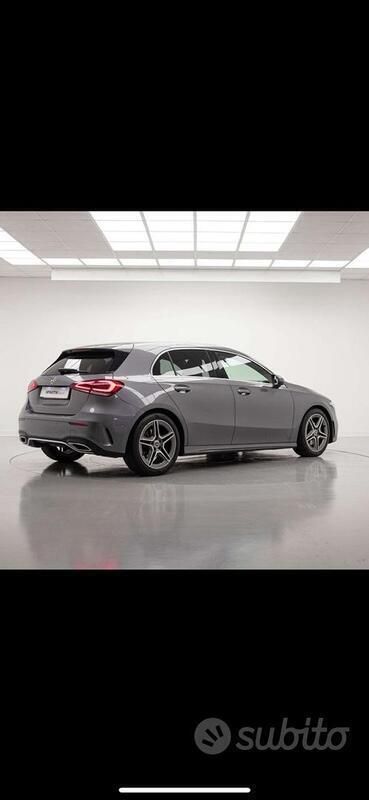 Usata Mercedes A180 Premium 116 CV (85 kW) 2021 Grigio Berlina