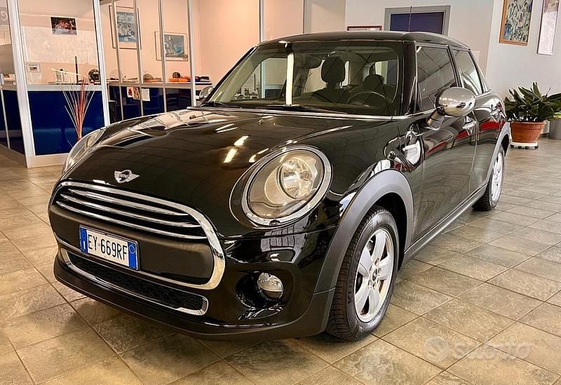 Usata Mini ONE 102 CV (75 kW) 2015 Nero Utilitaria