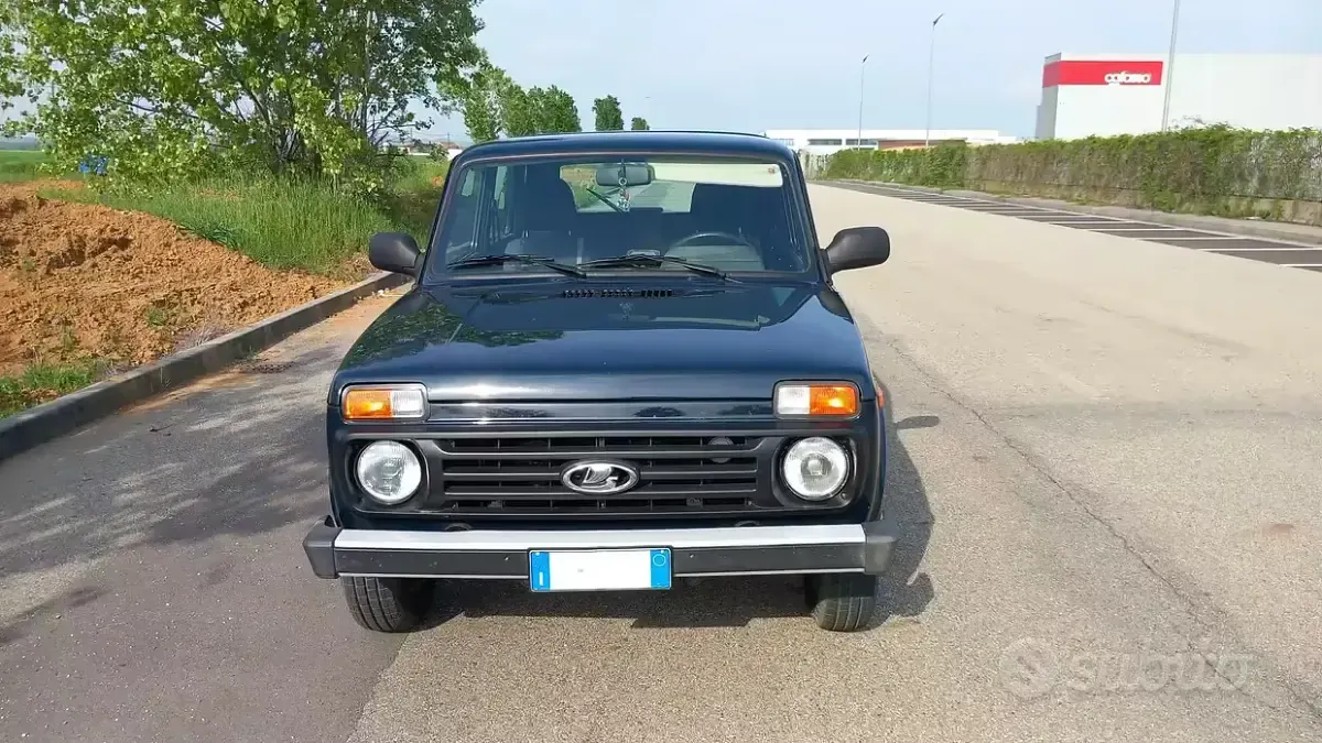 Usata Lada niva 83 CV (61 kW) 2019 Verde SUV