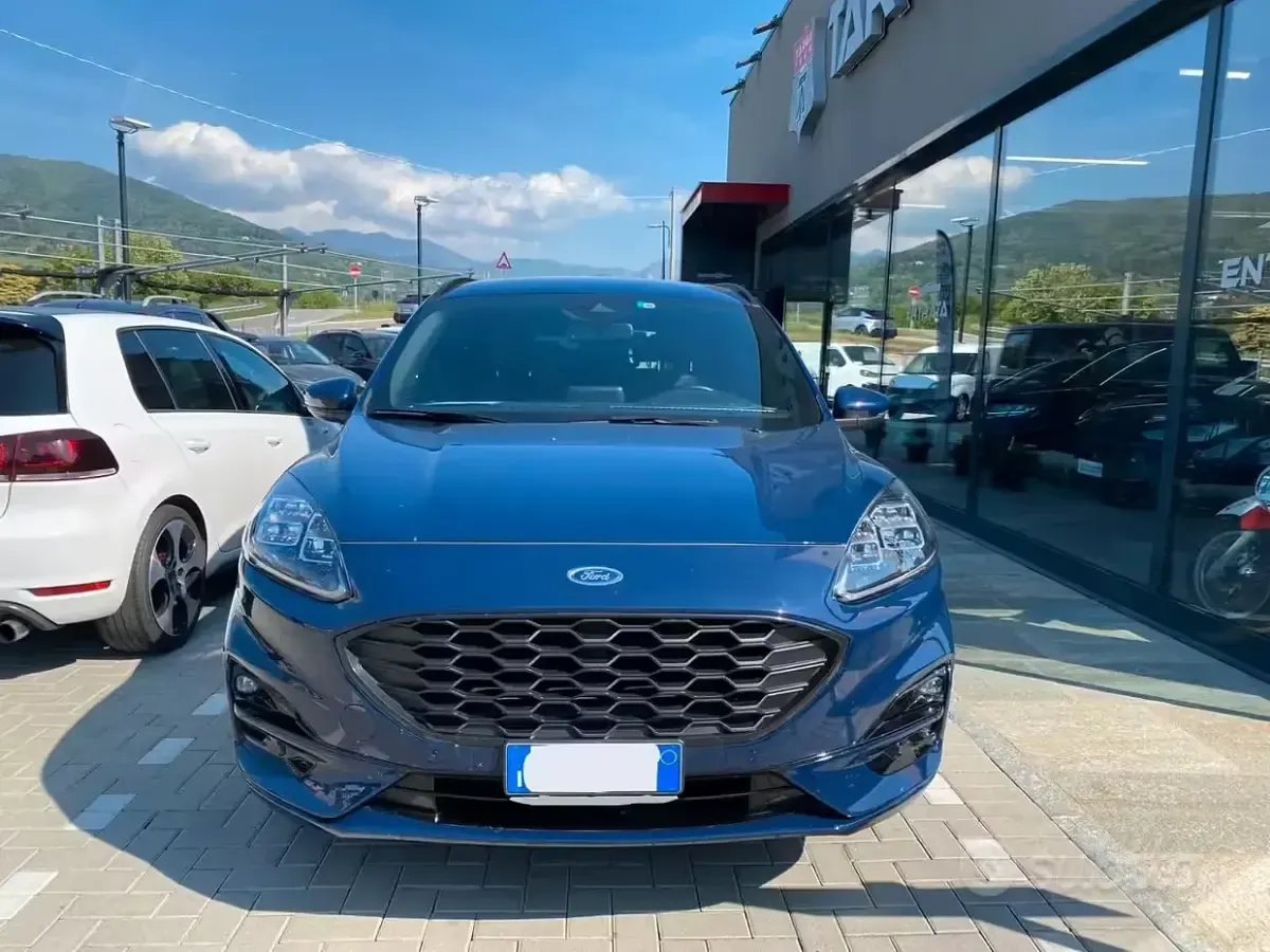 Usata Ford Kuga ST-Line 152 CV (111 kW) 2022 Blu SUV