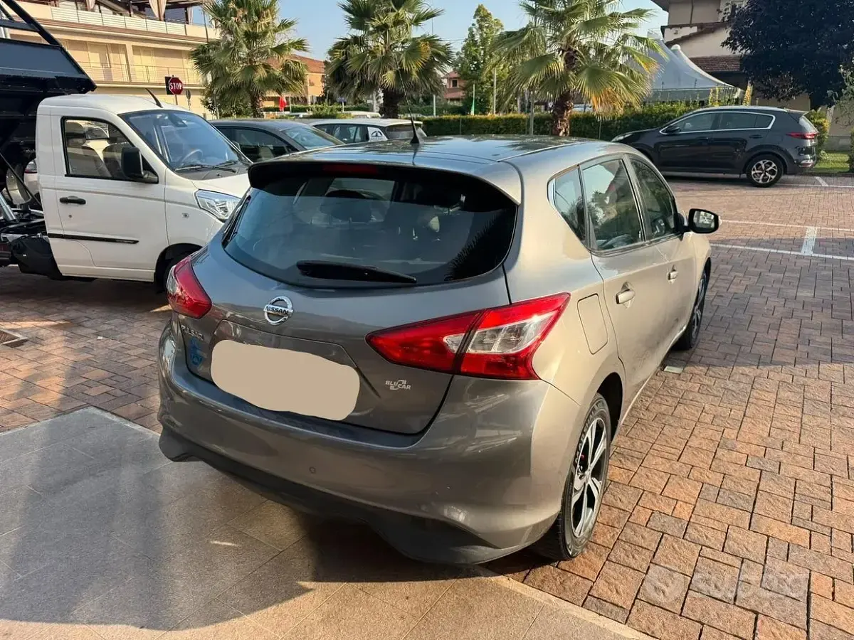Usata Nissan Pulsar 110 CV (80 kW) 2018 Grigio Utilitaria