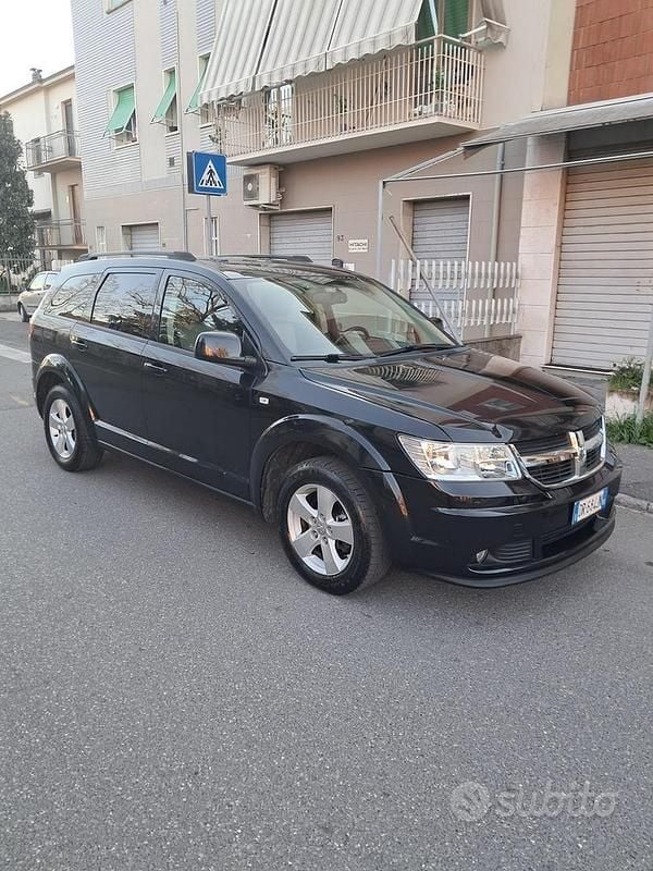 Usata Dodge Journey 140 CV (102 kW) 2008 Nero SUV