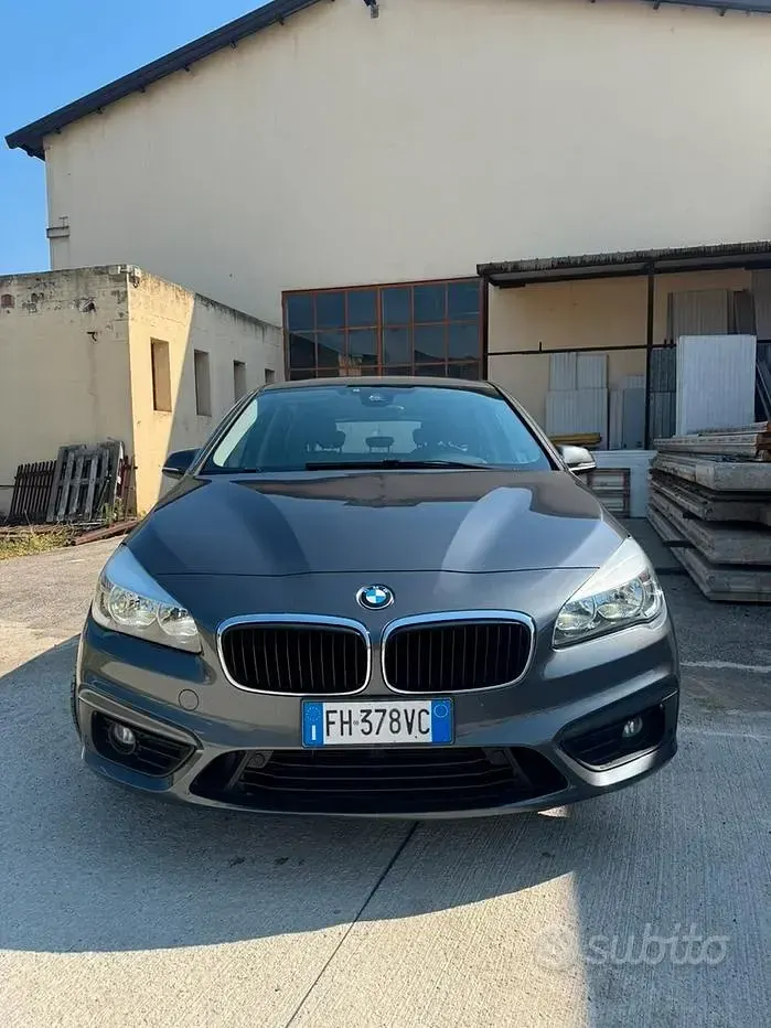 Usata BMW 218 Efficient Dynamics 150 CV (110 kW) 2017 Grigio Monovolume