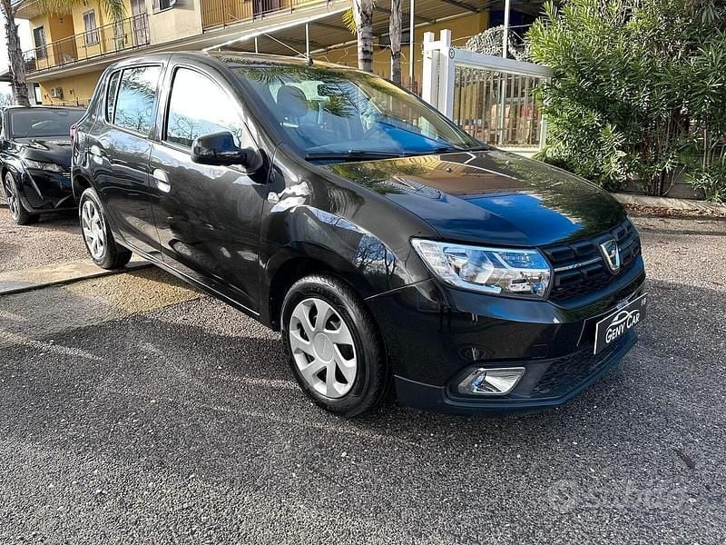 Usata Dacia Sandero Essentiel 90 CV (66 kW) 2018 Nero Berlina