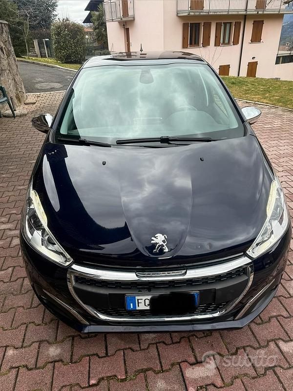 Usata Peugeot 208 2017 Blu Utilitaria