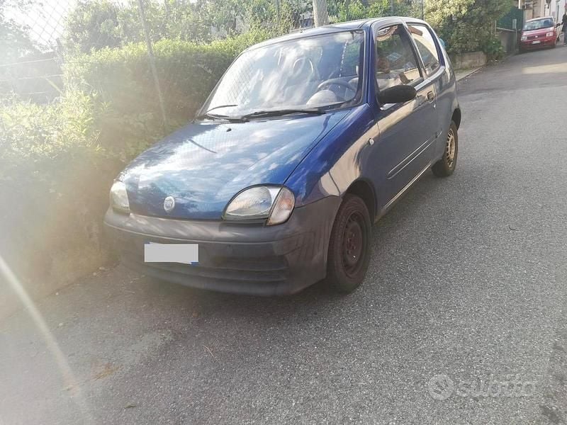 Usata Fiat 600 54 CV (39 kW) 2004 Blu Berlina