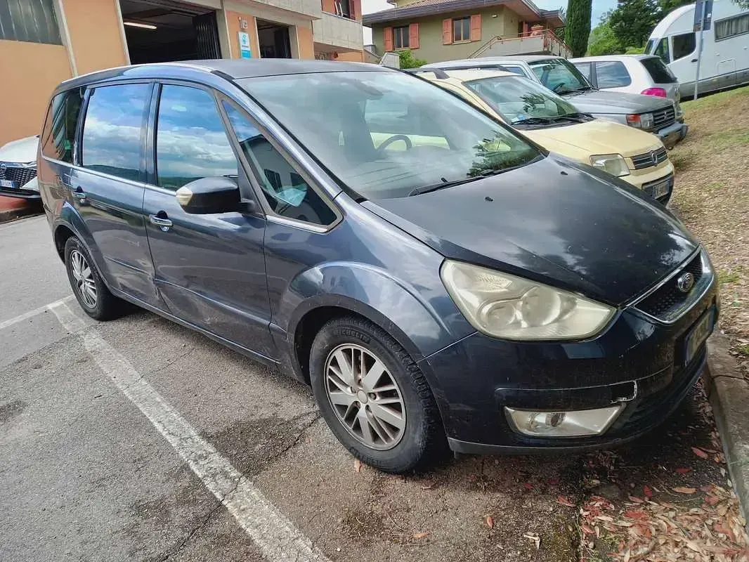 Usata Ford Galaxy Ghia 140 CV (102 kW) 2007 Nero Monovolume