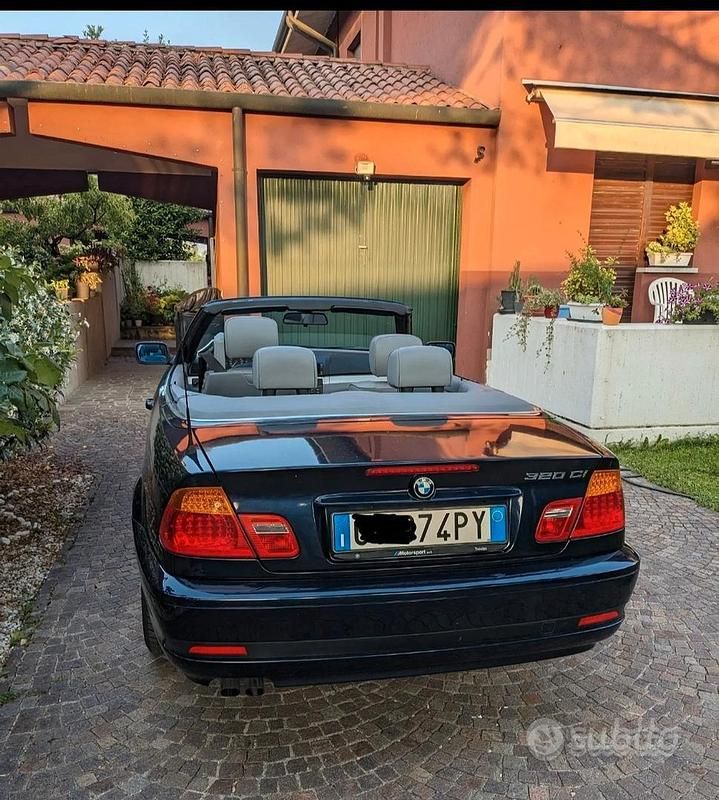 Usata BMW 320 Cabriolet 170 CV (125 kW) 2004 Blu Cabrio