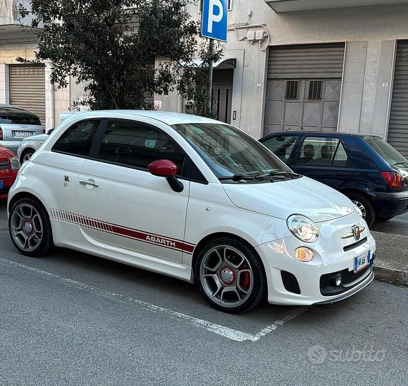 Bianco Usata 2011 Abarth 500 Due volumi | 13.000 € (Buon prezzo) - Immagine 1/4