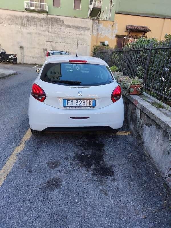 Usata Peugeot 208 Active 75 CV (55 kW) 2017 Utilitaria