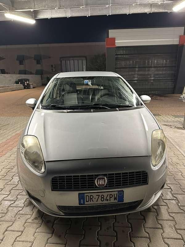 Usata Fiat Grande Punto 65 CV (47 kW) 2008 Grigio Utilitaria