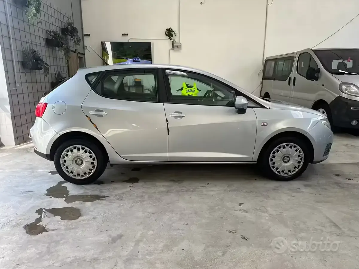 Usata Seat Ibiza Reference 86 CV (63 kW) 2008 Grigio Berlina