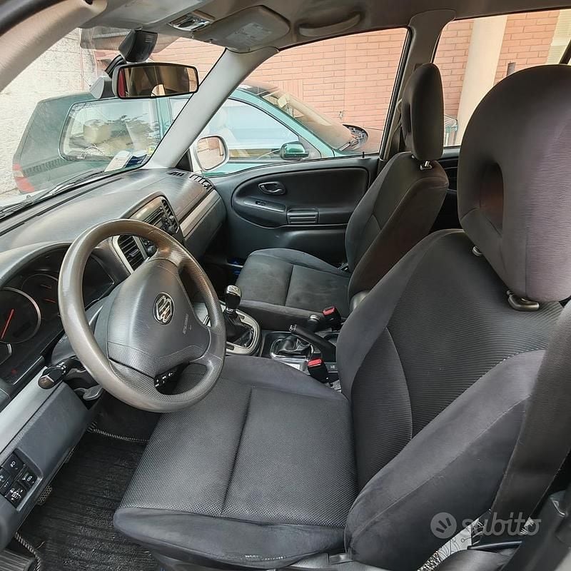 Usata Suzuki Grand Vitara 2004 Grigio SUV