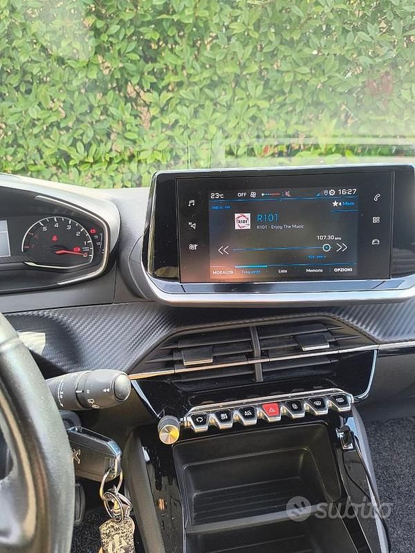 Usata Peugeot 208 102 CV (75 kW) 2021 Grigio Utilitaria