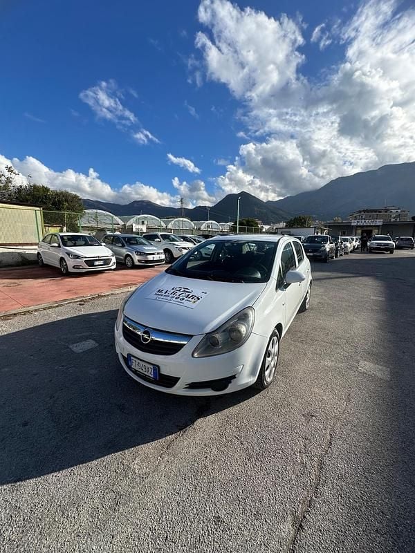 Usata Opel Corsa Edition 80 CV (58 kW) 2010 Bianco Berlina