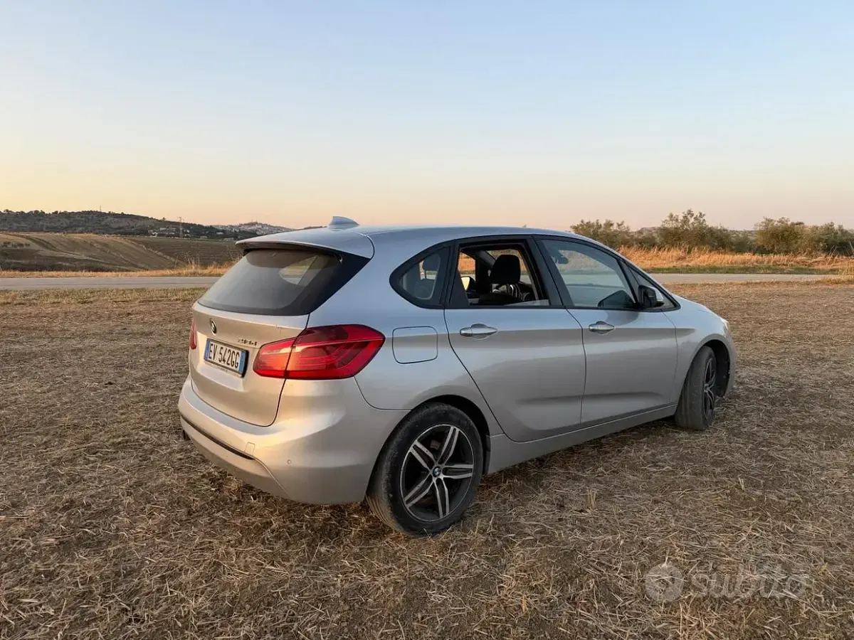 Usata BMW 218 Active Tourer Advantage 150 CV (110 kW) 2014 Giallo Monovolume