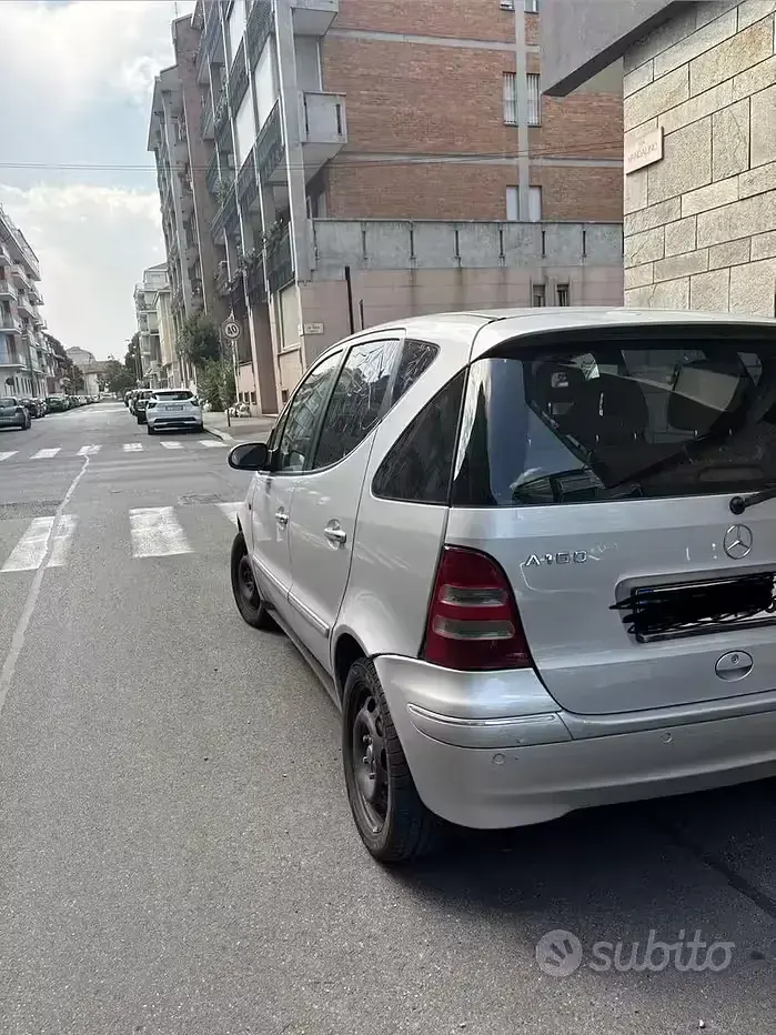Usata Mercedes A200 Elegance 102 CV (75 kW) 2004 Grigio Berlina