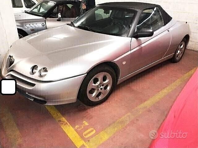 Usata Alfa Romeo Spider 220 CV (161 kW) 1998 Grigio Cabrio