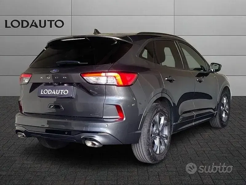 Usata Ford Kuga ST-Line 150 CV (110 kW) 2023 Grigio SUV