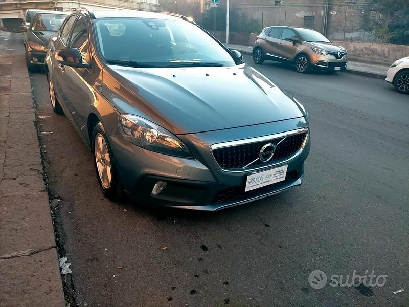 Usata Volvo V40 CC Plus 120 CV (88 kW) 2018 Grigio Station wagon