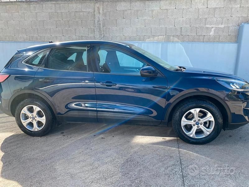 Usata Ford Kuga Titanium 120 CV (88 kW) 2021 Blu SUV