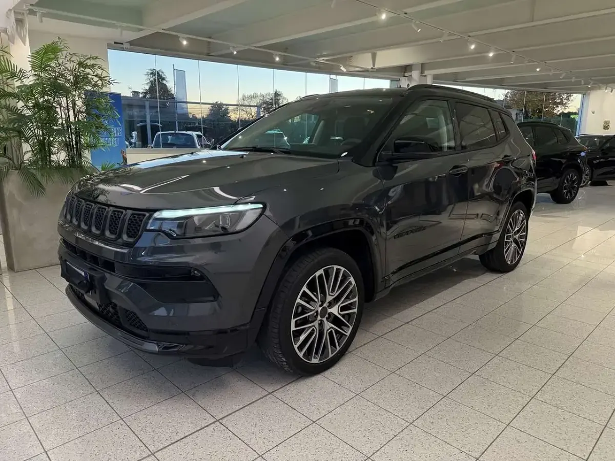 Usata Jeep Compass Summit 131 CV (96 kW) 2025 SUV
