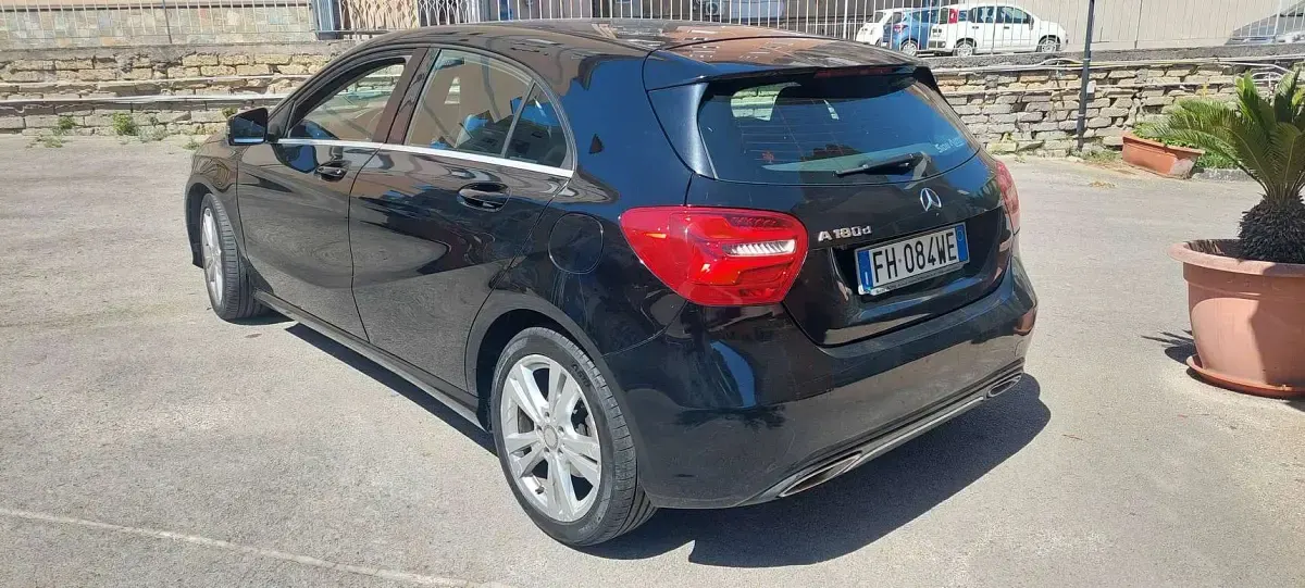 Usata Mercedes A180 Edition 109 CV (80 kW) 2016 Nero Utilitaria