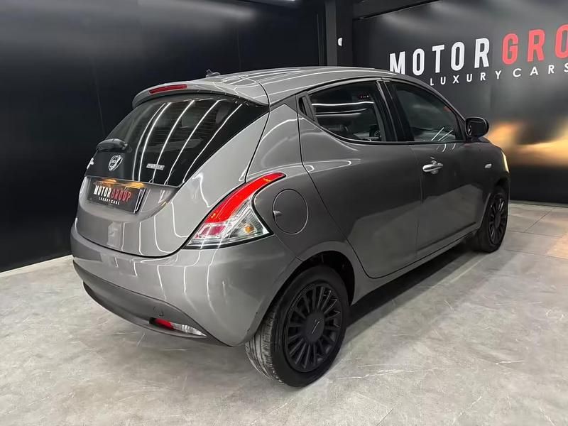 Usata Lancia Ypsilon S 69 CV (50 kW) 2022 Grigio Utilitaria