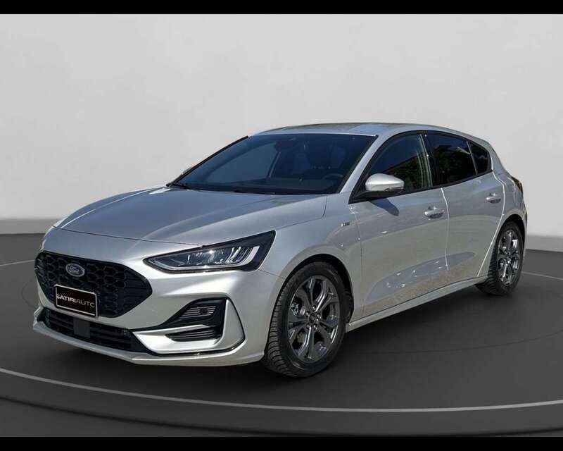 Argento metallizzato Usata 2024 Ford Focus ST-Line Tre volumi | 22.500 € (Buon prezzo) - Immagine 1/4