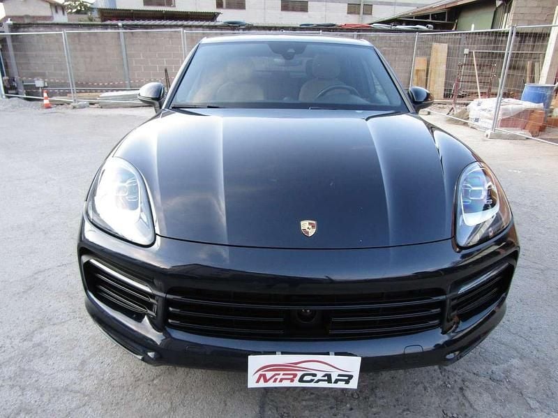 Usata Porsche Cayenne 462 CV (339 kW) 2021 Moonlight metallizzato SUV