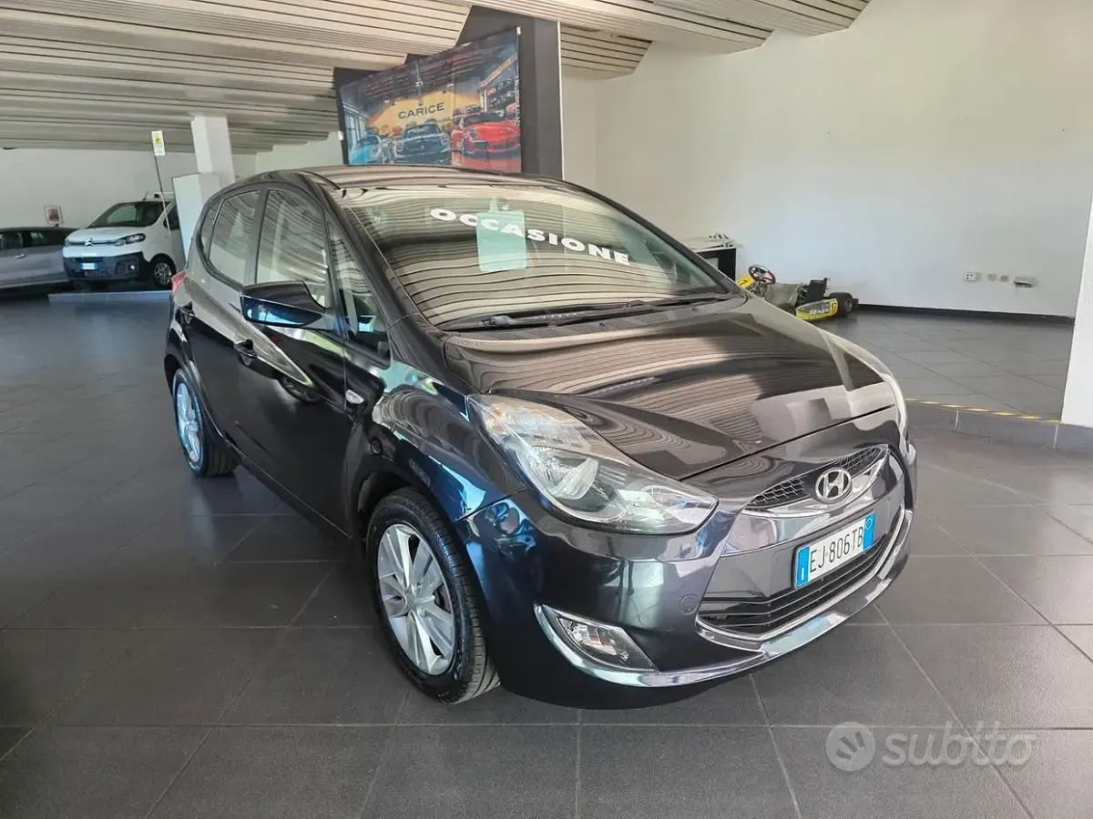 Usata Hyundai i20 Comfort 90 CV (66 kW) 2011 Nero Utilitaria