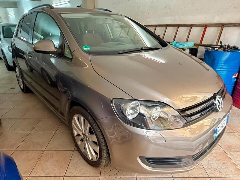 Usata VW Golf Plus Cross 105 CV (77 kW) 2011 Grigio Monovolume
