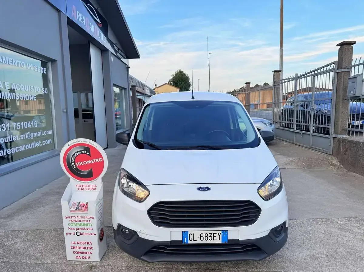 Usata Ford Transit 101 CV (74 kW) 2022 Frozen white [73w]  pastello Furgone