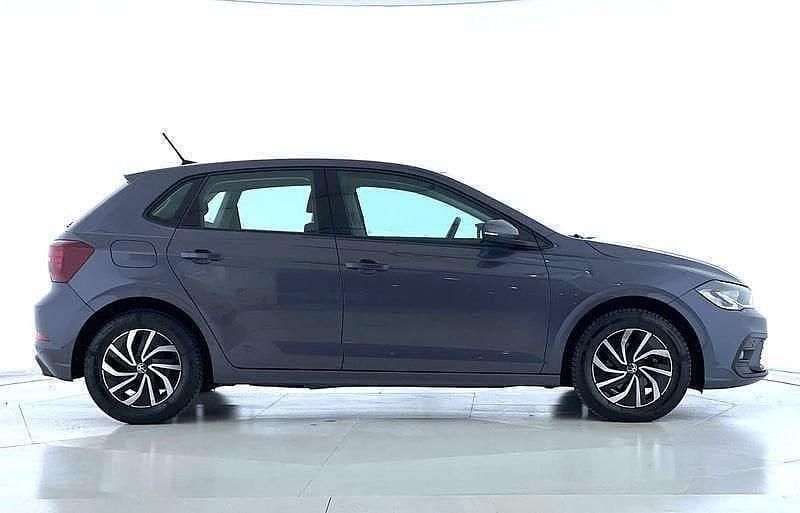 Usata VW Polo Life 95 CV (69 kW) 2022 Grigio Utilitaria
