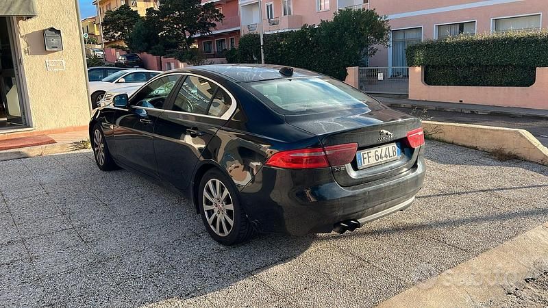 Usata Jaguar XE Business Edition 180 CV (132 kW) 2016 Nero Berlina