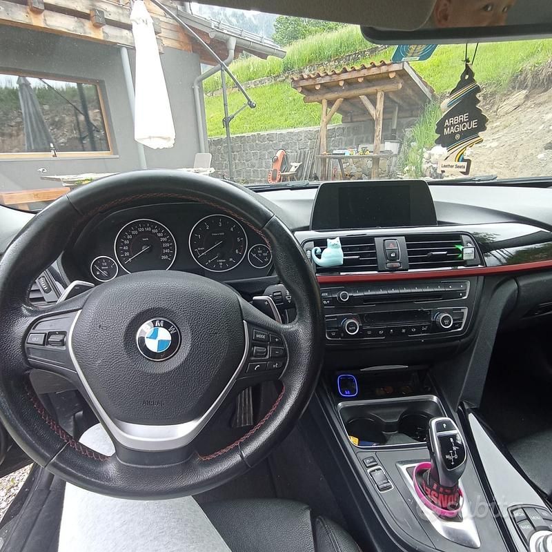 Usata BMW 330 116 CV (85 kW) 2012 Nero Station wagon